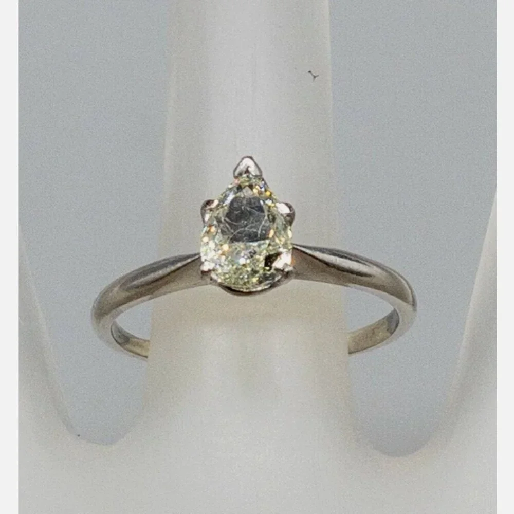 1ct Pear Cut SI1 J Diamond Platinum Wedding Ring